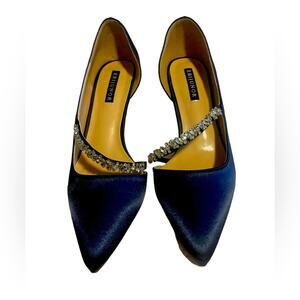 Erijunor Navy Jeweled Mid Kitten, Closed Toe Heels, Size 9, New in Box